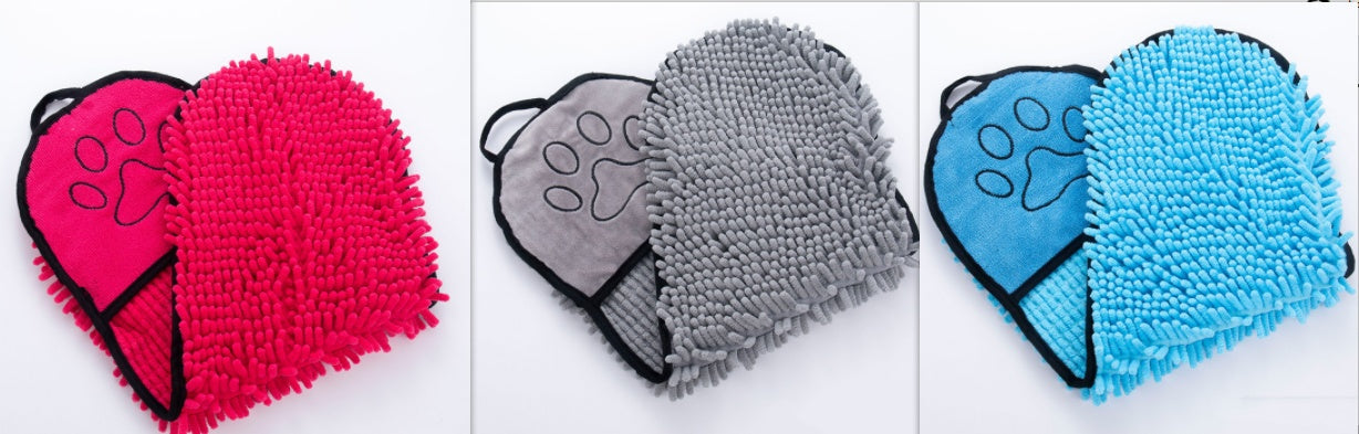 DryPaws™ Super Absorbent Pet Bath Towel with Hand Pockets